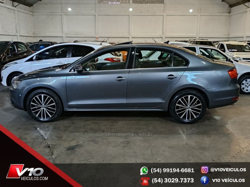 JETTA 2.0 TSI HIGHLINE 211CV GASOLINA 4P DSG - 2014 - CAXIAS DO SUL