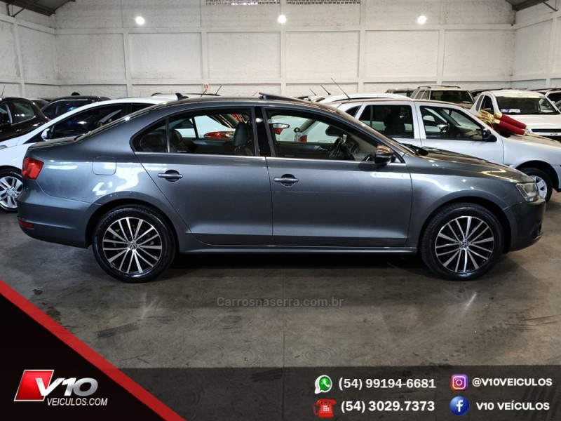 JETTA 2.0 TSI HIGHLINE 211CV GASOLINA 4P DSG - 2014 - CAXIAS DO SUL