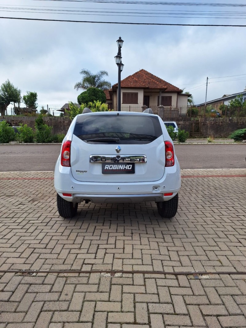 DUSTER 1.6 4X2 16V FLEX 4P MANUAL - 2014 - CAMBARá DO SUL