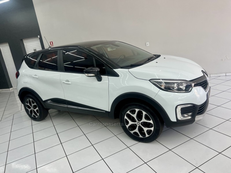 CAPTUR 1.6 16V INTENSE BOSE FLEX 4P AUTOMÁTICO - 2018 - PASSO FUNDO