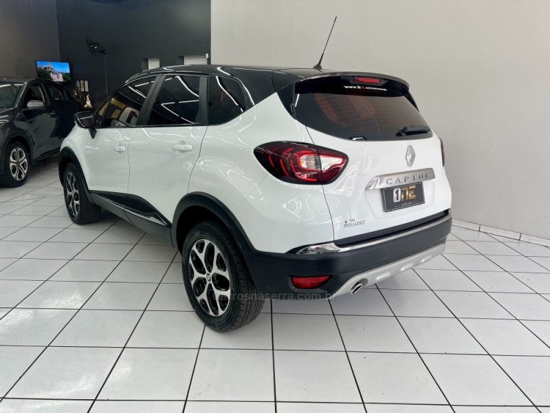 CAPTUR 1.6 16V INTENSE BOSE FLEX 4P AUTOMÁTICO - 2018 - PASSO FUNDO