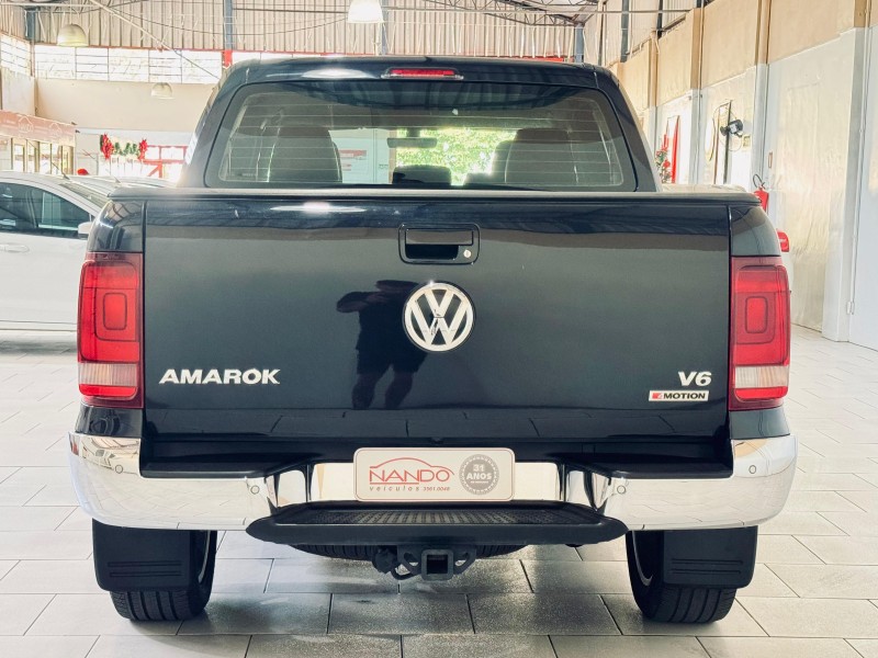 AMAROK 3.0 V6 TDI HIGHLINE CD DIESEL 4MOTION AUTOMÁTICO - 2021 - ESTâNCIA VELHA