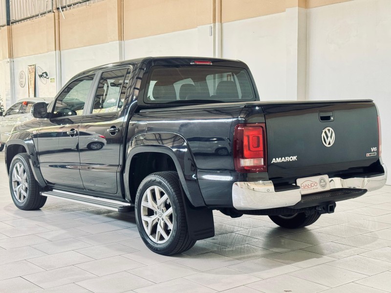 AMAROK 3.0 V6 TDI HIGHLINE CD DIESEL 4MOTION AUTOMÁTICO - 2021 - ESTâNCIA VELHA