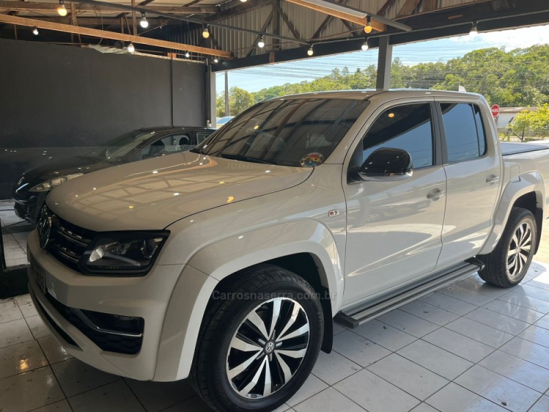 AMAROK 3.0 V6 TDI HIGHLINE CD DIESEL 4MOTION AUTOMÁTICO