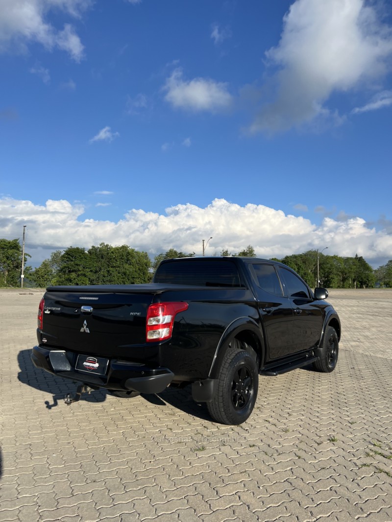 L200 TRITON 2.4 HPE-S SPORT 4X4 CD 16V DIESEL 4P AUTOMÁTICO - 2017 - ANTôNIO PRADO