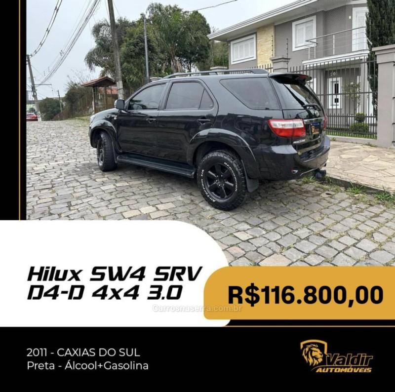 HILUX SW4 3.0 SRV 4X4 7 LUGARES 16V TURBO INTERCOOLER DIESEL 4P AUTOMÁTICO - 2011 - CAXIAS DO SUL