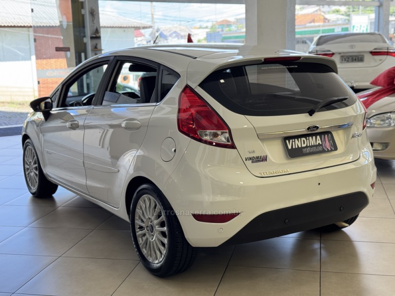 FIESTA 1.6 TITANIUM HATCH 16V FLEX 4P AUTOMÁTICO - 2016 - FLORES DA CUNHA