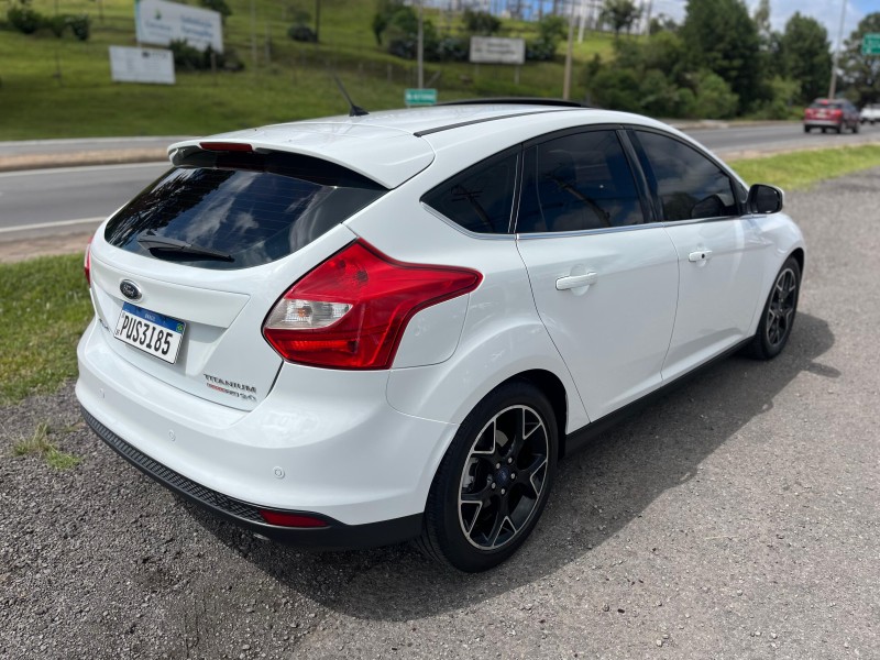 FOCUS 2.0 TITANIUM HATCH 16V FLEX 4P AUTOMÁTICO - 2015 - FARROUPILHA