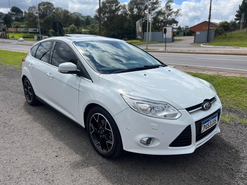 FOCUS 2.0 TITANIUM HATCH 16V FLEX 4P AUTOMÁTICO - 2015 - FARROUPILHA