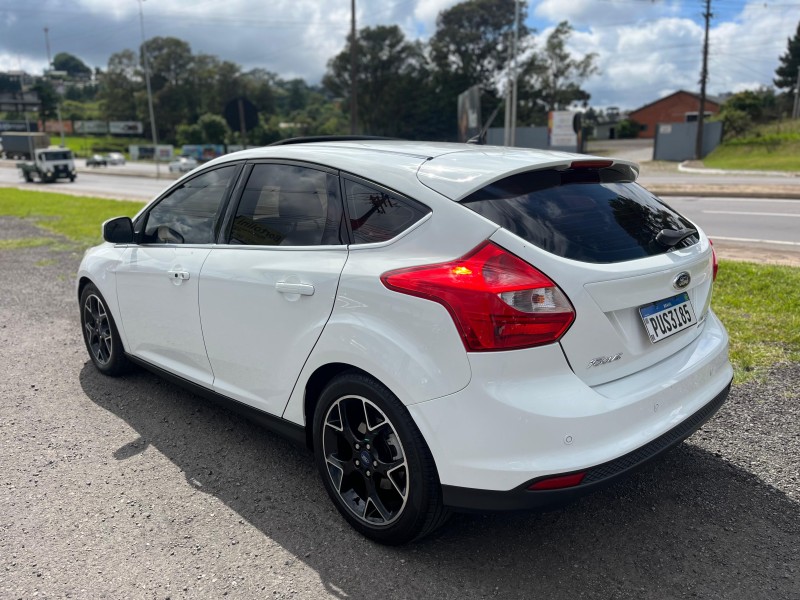 FOCUS 2.0 TITANIUM HATCH 16V FLEX 4P AUTOMÁTICO - 2015 - FARROUPILHA