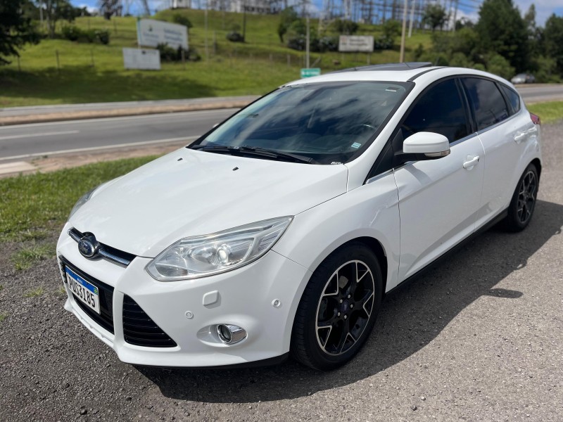 FOCUS 2.0 TITANIUM HATCH 16V FLEX 4P AUTOMÁTICO - 2015 - FARROUPILHA