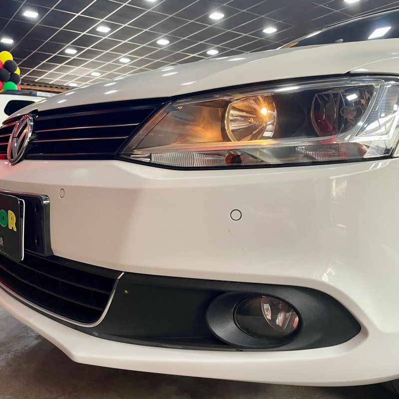 JETTA 2.0 TSI DSG HIGHLINE 200CV GASOLINA 4P AUTOMÁTICO - 2013 - SãO LEOPOLDO