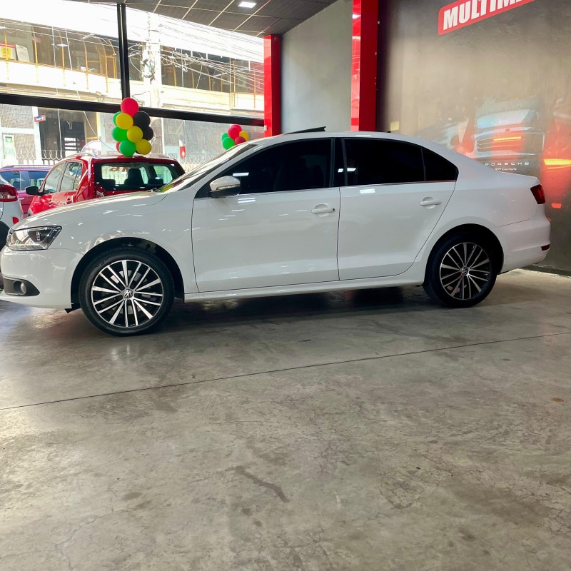 JETTA 2.0 TSI DSG HIGHLINE 200CV GASOLINA 4P AUTOMÁTICO - 2013 - SãO LEOPOLDO