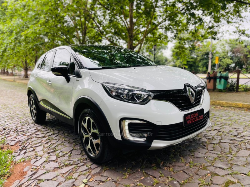 CAPTUR 1.6 16V INTENSE BOSE FLEX 4P AUTOMÁTICO - 2021 - NOVO HAMBURGO