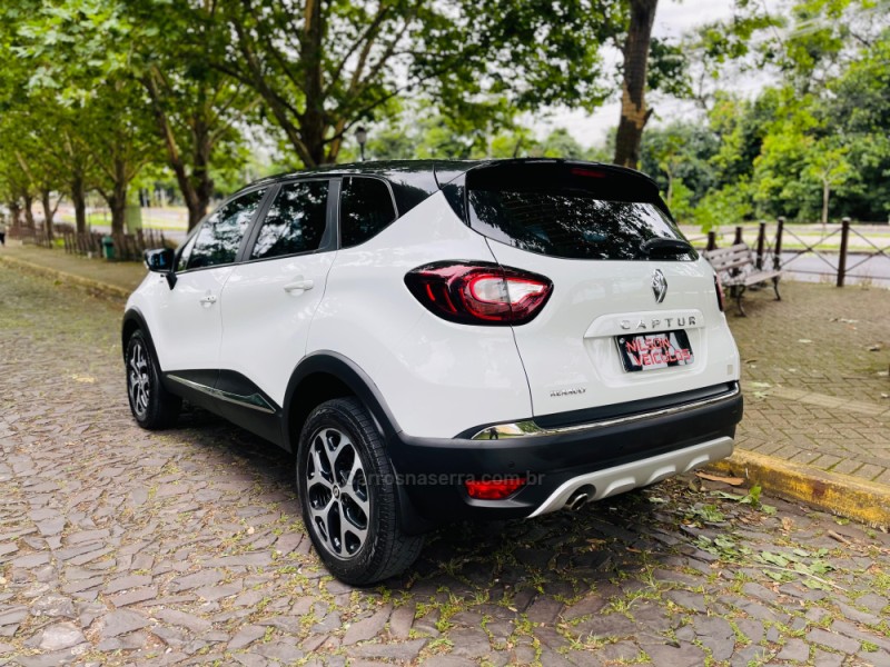 CAPTUR 1.6 16V INTENSE BOSE FLEX 4P AUTOMÁTICO - 2021 - NOVO HAMBURGO