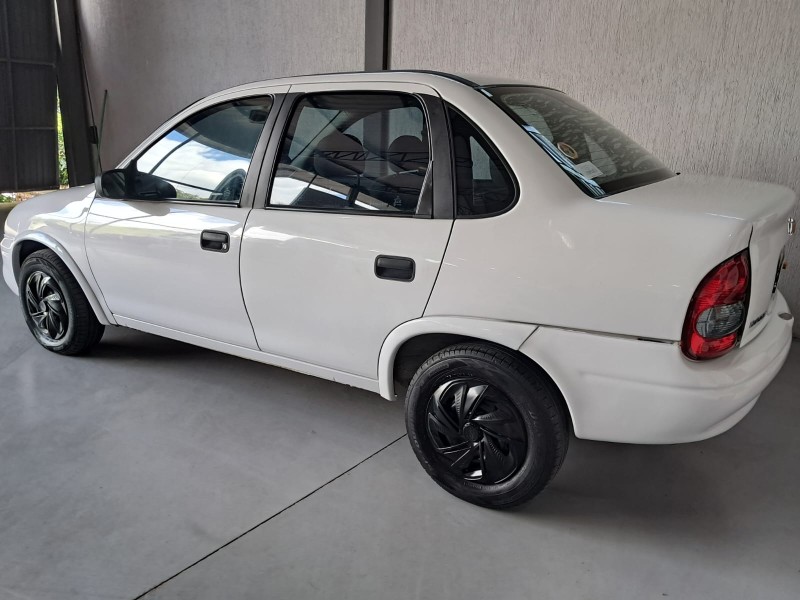 CORSA 1.0 MPFI CLASSIC SEDAN SPIRIT 8V FLEX 4P MANUAL - 2010 - SãO SEBASTIãO DO CAí