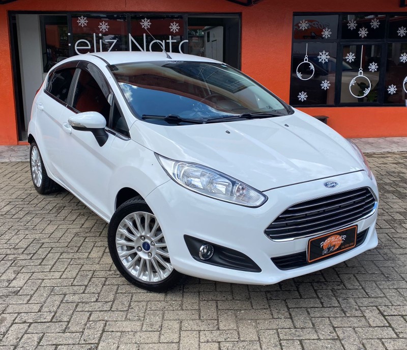 fiesta 1.6 titanium hatch 16v flex 4p automatico 2017 canela