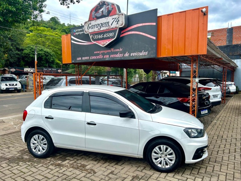 GOL 1.6 MI TRENDLINE 8V FLEX 4P MANUAL - 2017 - TRêS COROAS