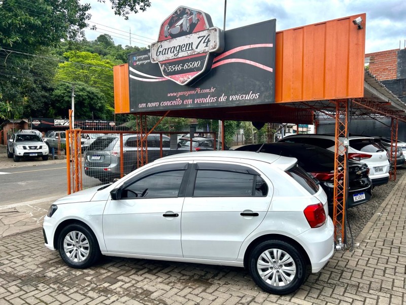 GOL 1.6 MI TRENDLINE 8V FLEX 4P MANUAL - 2017 - TRêS COROAS