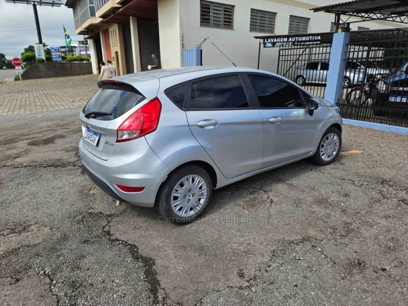 FIESTA 1.6 SE HATCH PLUS 16V FLEX 4P MANUAL - 2017 - VERANóPOLIS