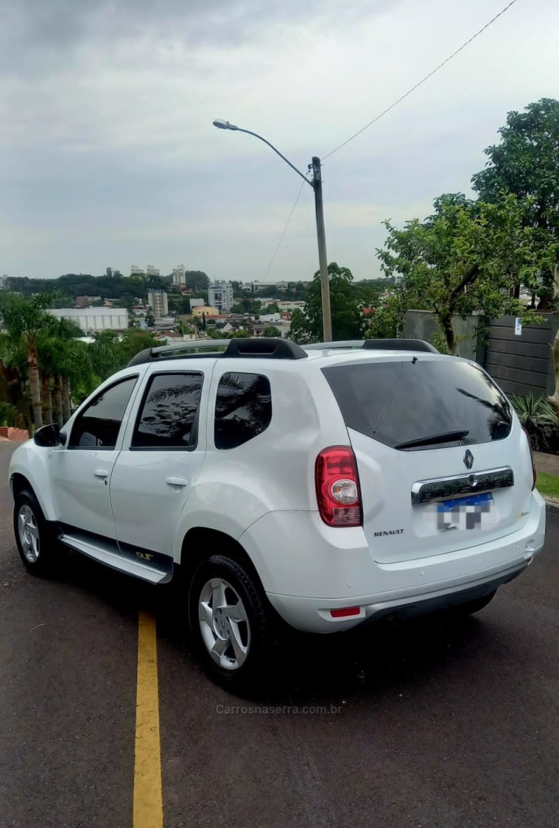 DUSTER 1.6 EXPRESSION 4X2 16V FLEX 4P MANUAL - 2015 - CAMPO BOM