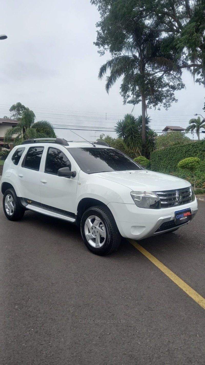 DUSTER 1.6 EXPRESSION 4X2 16V FLEX 4P MANUAL - 2015 - CAMPO BOM