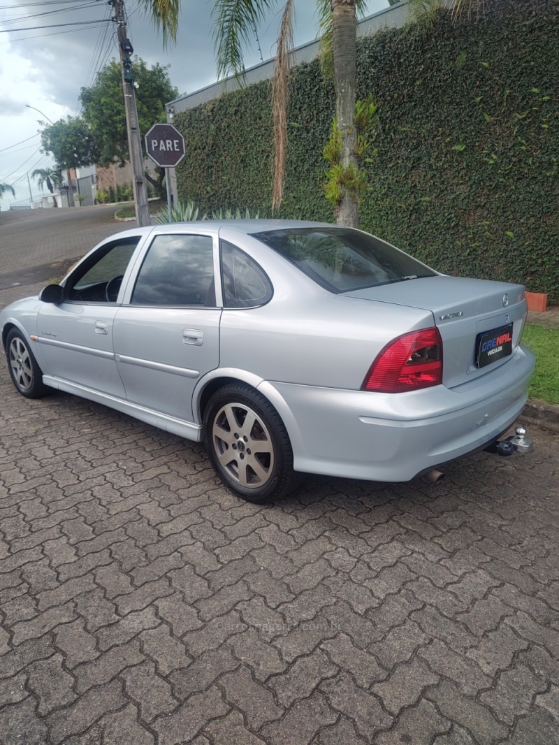 VECTRA 2.2 MPFI CHALLENGE 16V GASOLINA 4P MANUAL - 2001 - CAMPO BOM