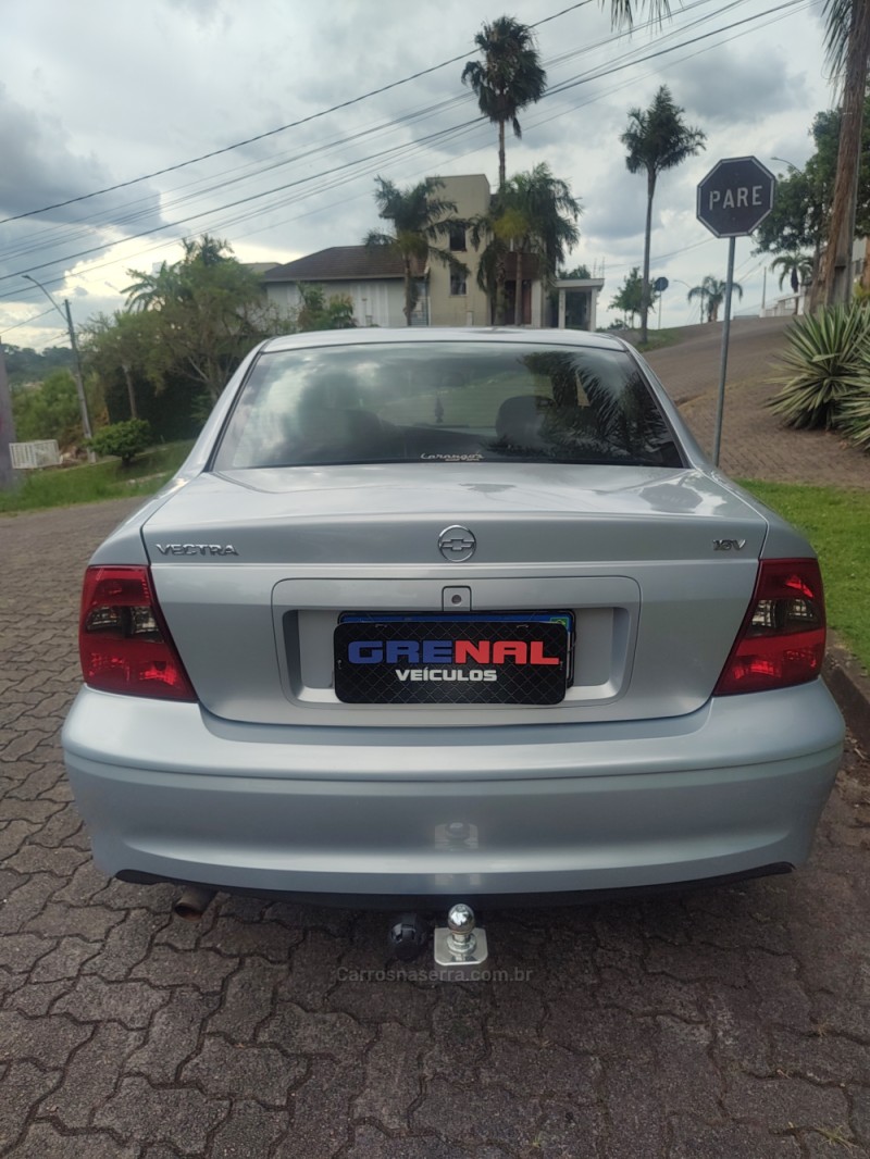 VECTRA 2.2 MPFI CHALLENGE 16V GASOLINA 4P MANUAL - 2001 - CAMPO BOM