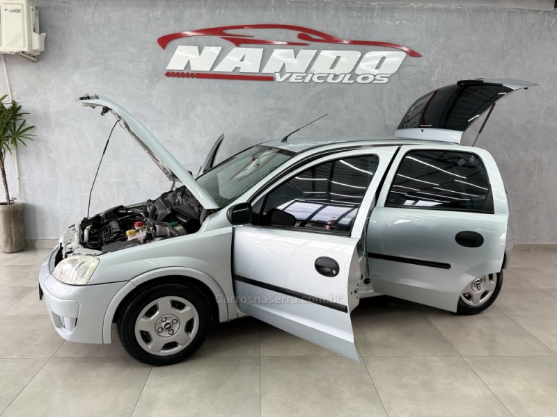 CORSA 1.0 MPFI MAXX 8V FLEX 4P MANUAL - 2009 - SAPIRANGA