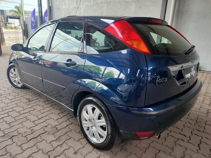 FOCUS 2.0 GHIA 16V GASOLINA 4P MANUAL - 2006 - CAXIAS DO SUL