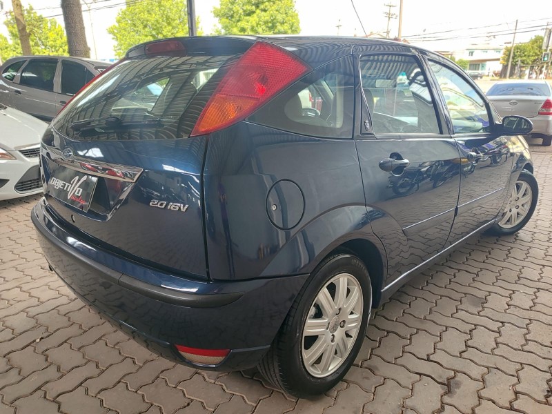 FOCUS 2.0 GHIA 16V GASOLINA 4P MANUAL - 2006 - CAXIAS DO SUL