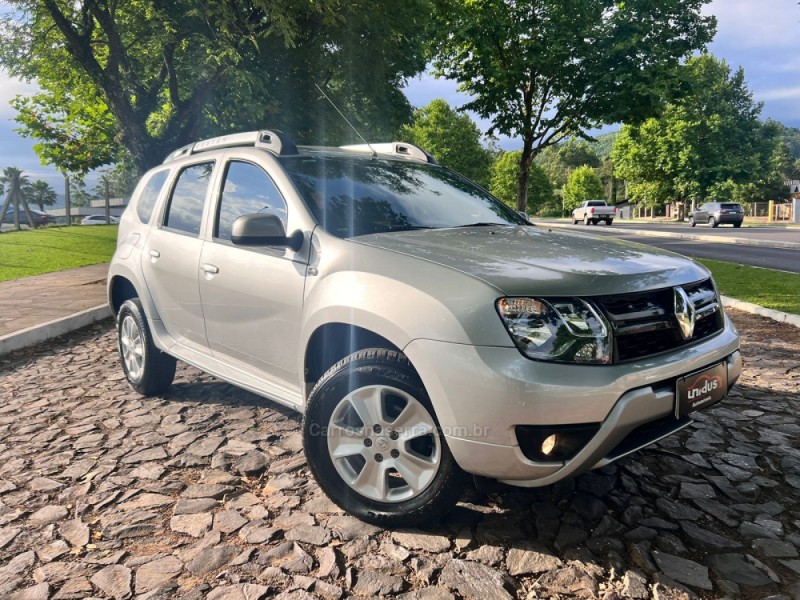 DUSTER 1.6 DAKAR 4X2 16V FLEX 4P MANUAL - 2017 - DOIS IRMãOS