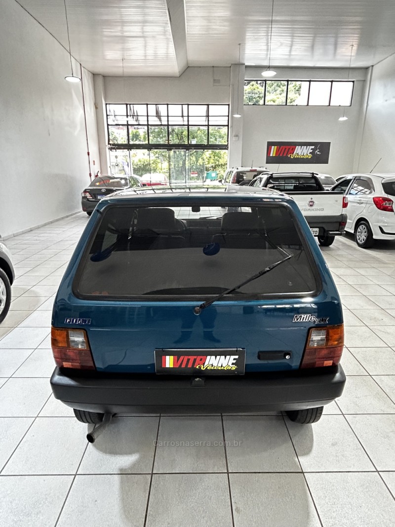 UNO 1.0 MILLE ELETRONIC 8V GASOLINA 4P MANUAL - 1994 - CAXIAS DO SUL