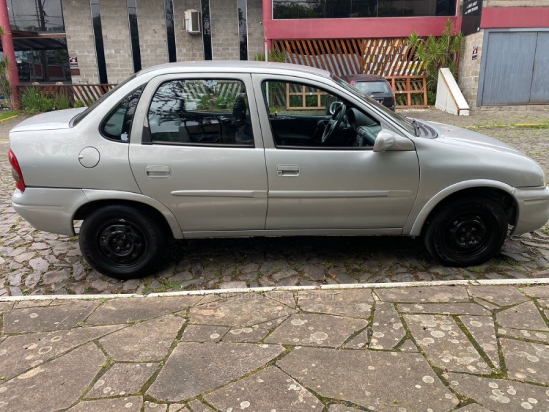 CORSA 1.0 MPFI CLASSIC 8V GASOLINA 4P MANUAL - 2003 - SAPIRANGA