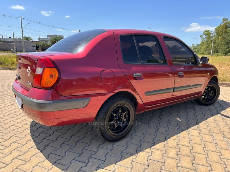 CLIO 1.0 PRIVILÉGE SEDAN 16V GASOLINA 4P MANUAL - 2004 - PORTãO