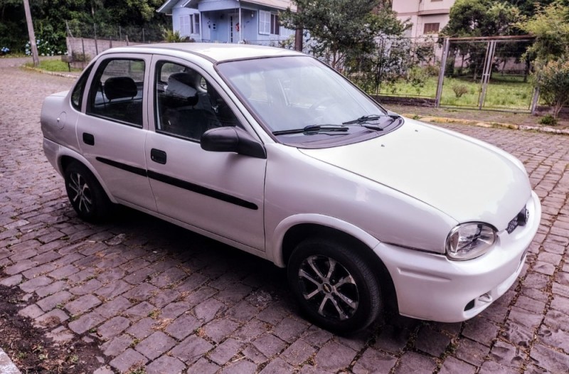 CORSA 1.0 MPFI MILENIUM SEDAN 8V GASOLINA 4P MANUAL - 2002 - FARROUPILHA