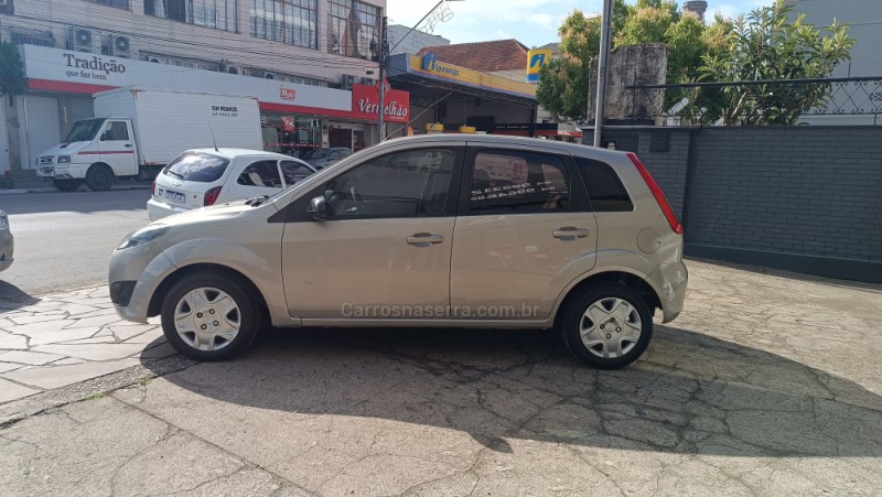 FIESTA 1.0 MPI HATCH 8V FLEX 4P MANUAL - 2014 - FLORES DA CUNHA