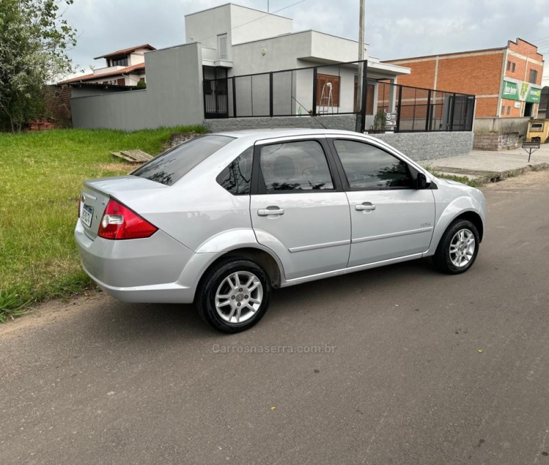 FIESTA 1.6 MPI CLASS SEDAN 8V FLEX 4P MANUAL - 2009 - CAMPO BOM