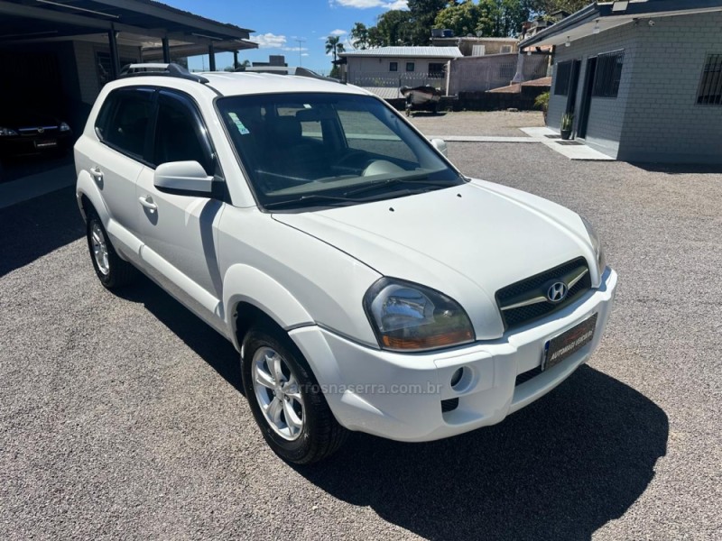 tucson 2.0 mpfi gls 16v 143cv 2wd flex 4p automatico 2016 caxias do sul