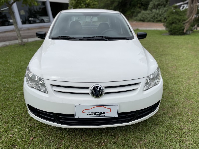 VOYAGE 1.6 MI 8V FLEX 4P MANUAL - 2010 - BOM PRINCíPIO