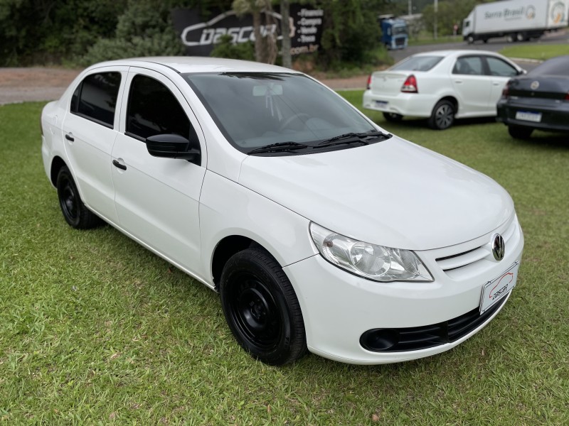 VOYAGE 1.6 MI 8V FLEX 4P MANUAL - 2010 - BOM PRINCíPIO