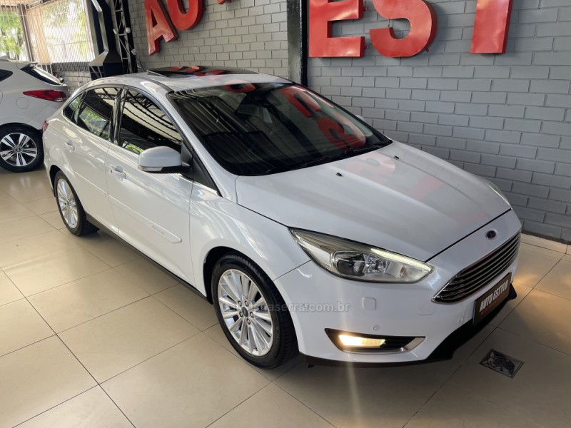 FOCUS 2.0 TITANIUM PLUS SEDAN 16V FLEX 4P AUTOMÁTICO - 2016 - ESTâNCIA VELHA