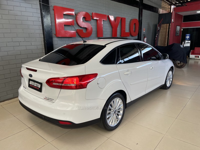 FOCUS 2.0 TITANIUM PLUS SEDAN 16V FLEX 4P AUTOMÁTICO - 2016 - ESTâNCIA VELHA