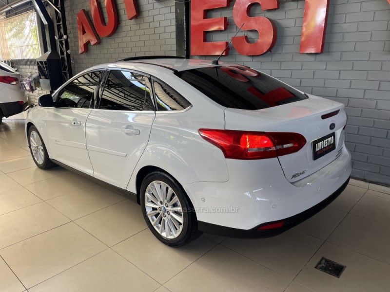 FOCUS 2.0 TITANIUM PLUS SEDAN 16V FLEX 4P AUTOMÁTICO - 2016 - ESTâNCIA VELHA