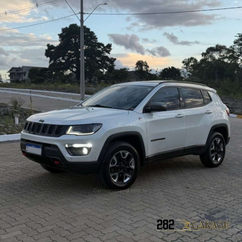 COMPASS 2.0 16V DIESEL TRAILHAWK 4X4 AUTOMÁTICO - 2017 - FARROUPILHA