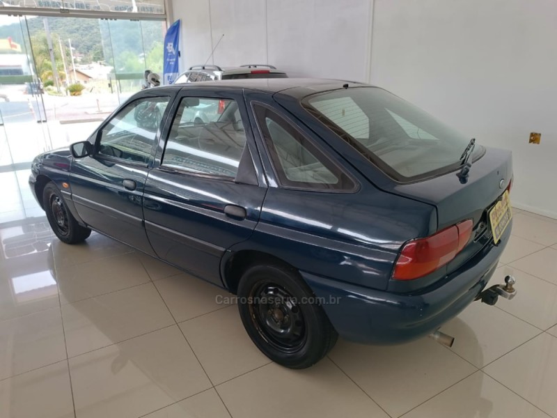 ESCORT 1.8 I GL 16V GASOLINA 4P MANUAL - 1997 - NOVA PETRóPOLIS