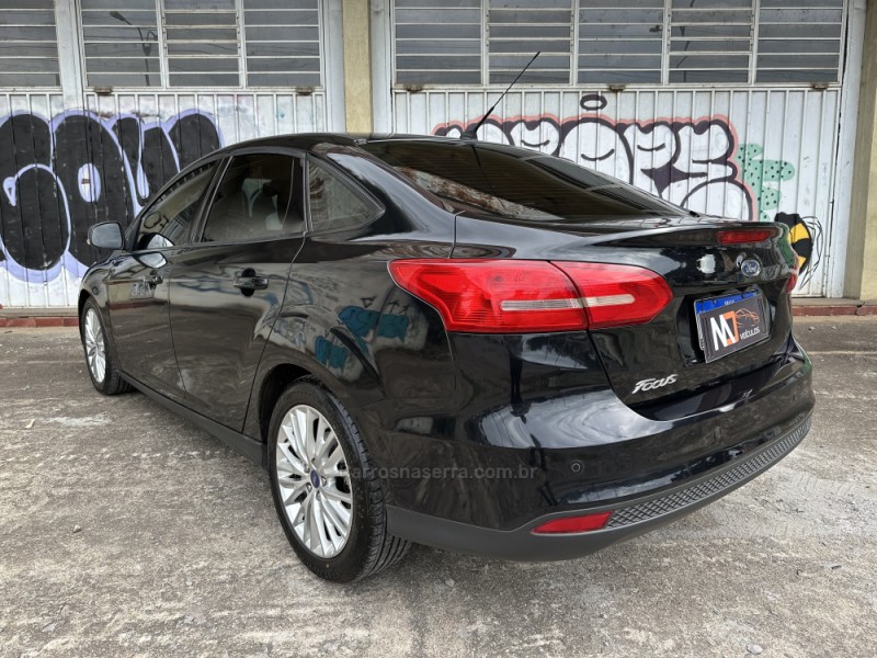 FOCUS 2.0 SE PLUS 16V FLEX 4P AUTOMÁTICO - 2017 - CAXIAS DO SUL