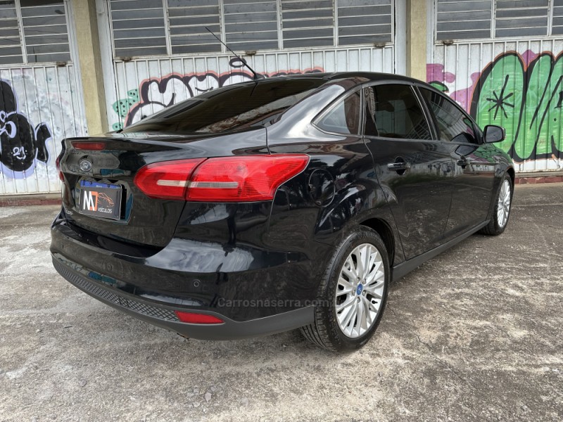 FOCUS 2.0 SE PLUS 16V FLEX 4P AUTOMÁTICO - 2017 - CAXIAS DO SUL