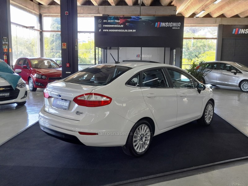 FIESTA 1.6 TITANIUM PLUS SEDAN 16V FLEX 4P AUTOMÁTICO - 2015 - CAXIAS DO SUL