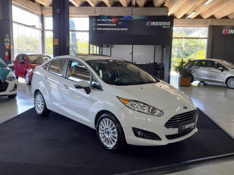 FIESTA 1.6 TITANIUM PLUS SEDAN 16V FLEX 4P AUTOMÁTICO - 2015 - CAXIAS DO SUL